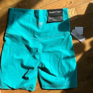TNA (Aritizia) biker shorts